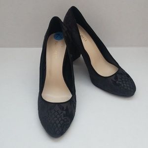 Beautiful Nine West sueded high healed shoes.